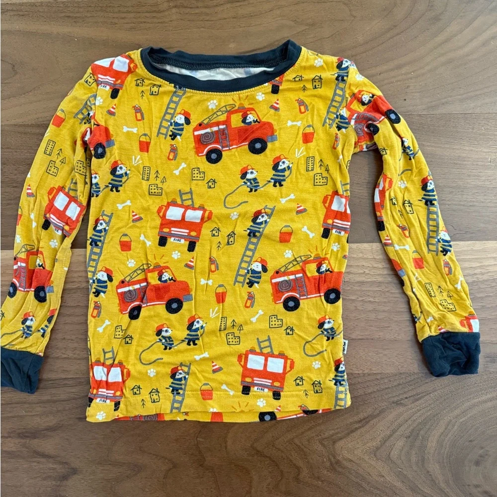 Little Sleepies Firetruck Pups pajamas GUC 3T - Picture 8 of 8
